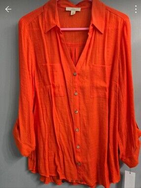 NWT RED BUTTON UP LIGHTWEIGHT BLOUSE